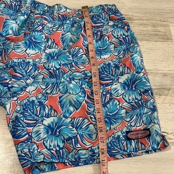 Vineyard Vines Swim Trunks Size L - Picture 8 of 8